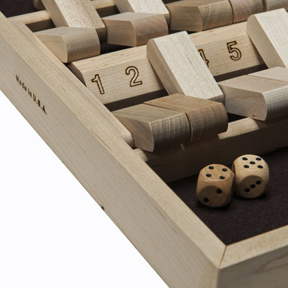 GSE Wooden Shut The Box - Tabla de juego de dados de 9 números con 2 dados de madera, versión clásica de mesa del popular juego de pub inglés GSE Wooden Shut The Box - Tabla de juego de dados de 9 números con 2 dados de madera, versión clásica de mesa del popular juego de pub inglés
